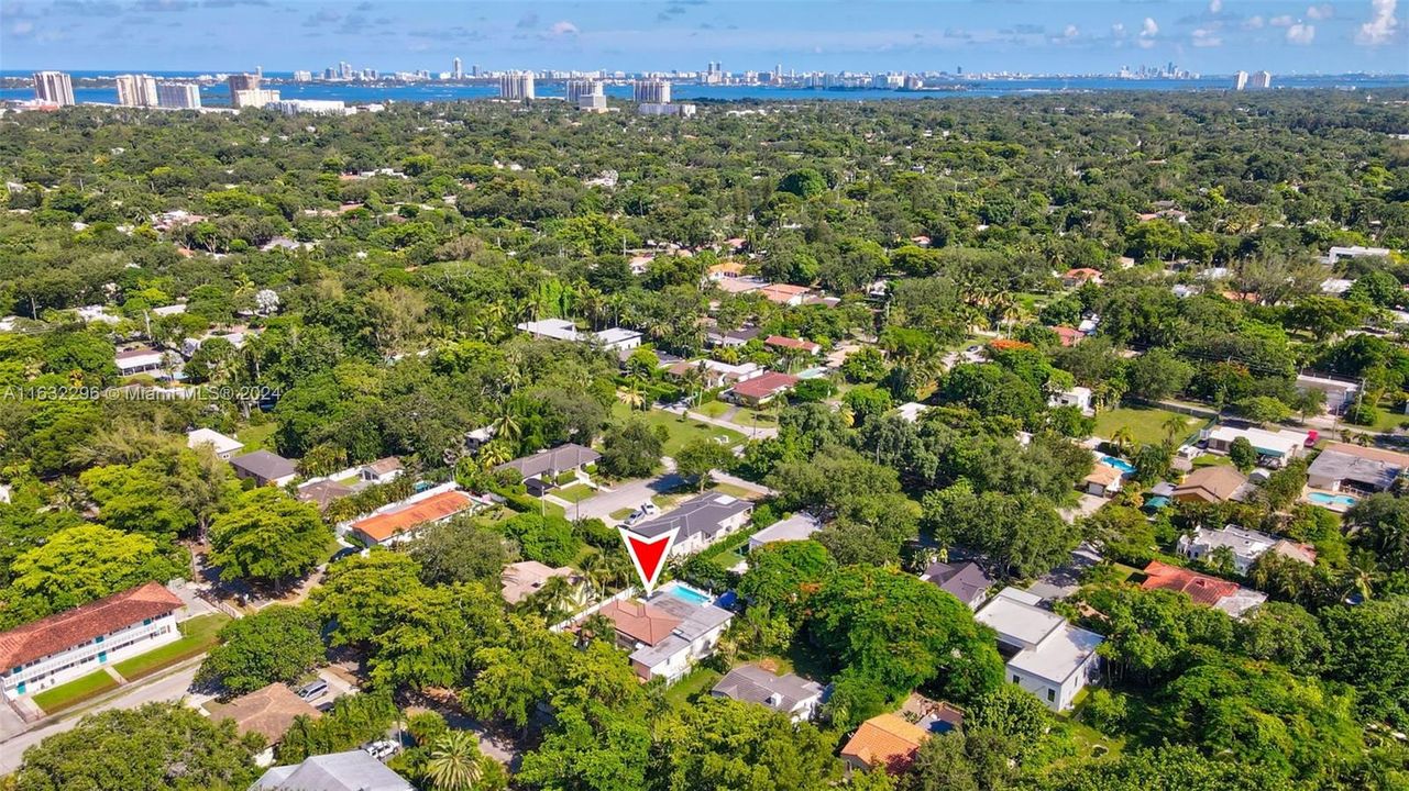 Recently Sold: $1,050,000 (3 beds, 2 baths, 1887 Square Feet)