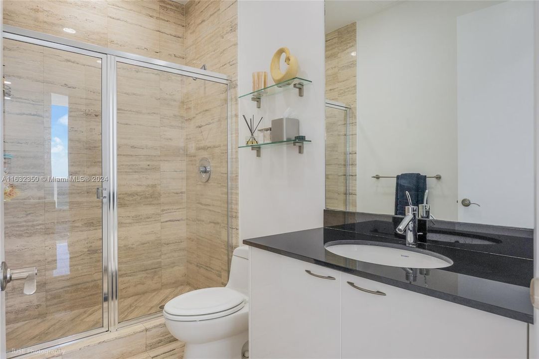 Active With Contract: $6,900 (2 beds, 2 baths, 1435 Square Feet)