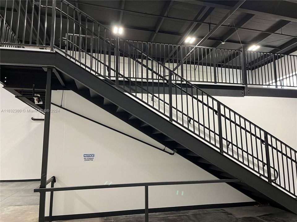 Mezzanine stairs