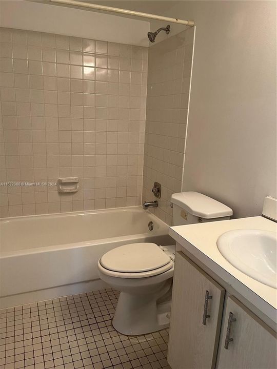 Recently Rented: $2,000 (2 beds, 2 baths, 858 Square Feet)