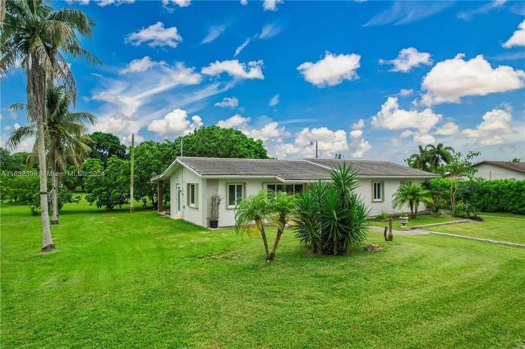 For Sale: $1,299,990 (4 beds, 2 baths, 1698 Square Feet)