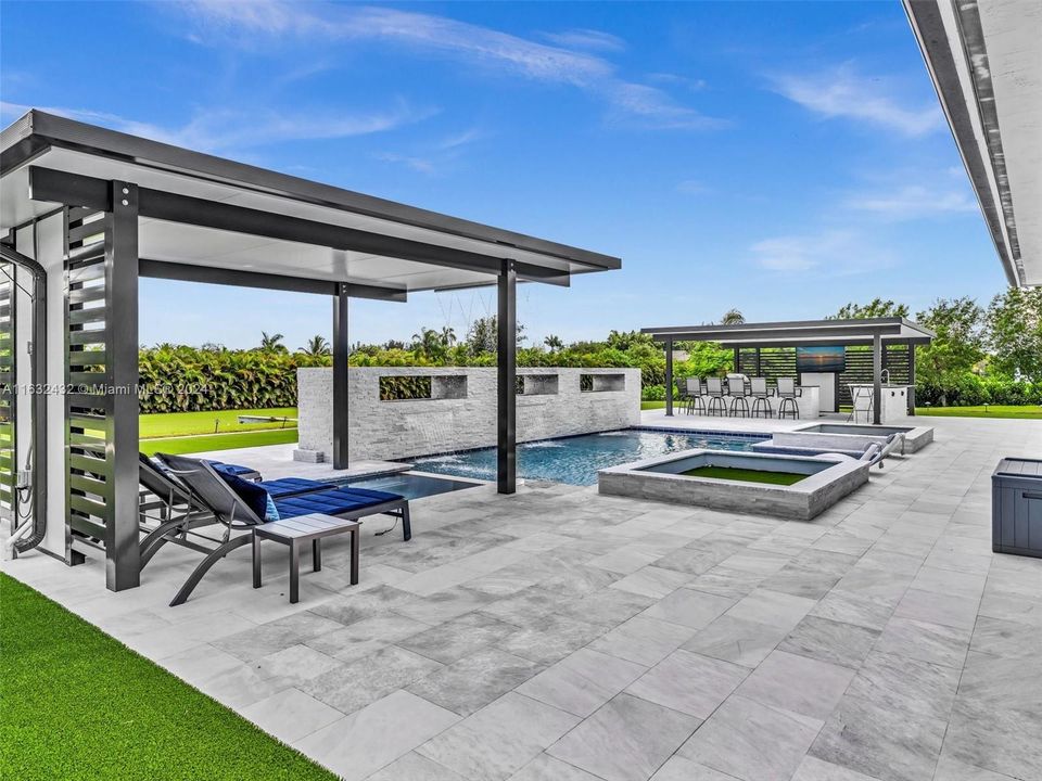 For Sale: $3,900,000 (5 beds, 5 baths, 5158 Square Feet)