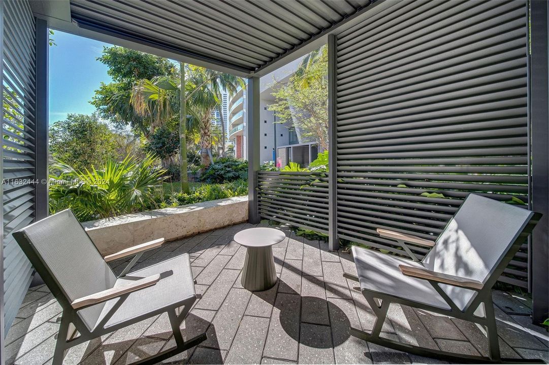 Recently Rented: $3,086 (1 beds, 1 baths, 955 Square Feet)