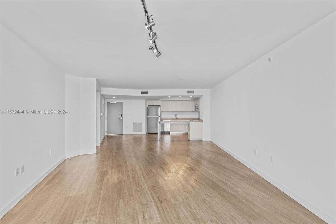 Recently Rented: $3,086 (1 beds, 1 baths, 955 Square Feet)