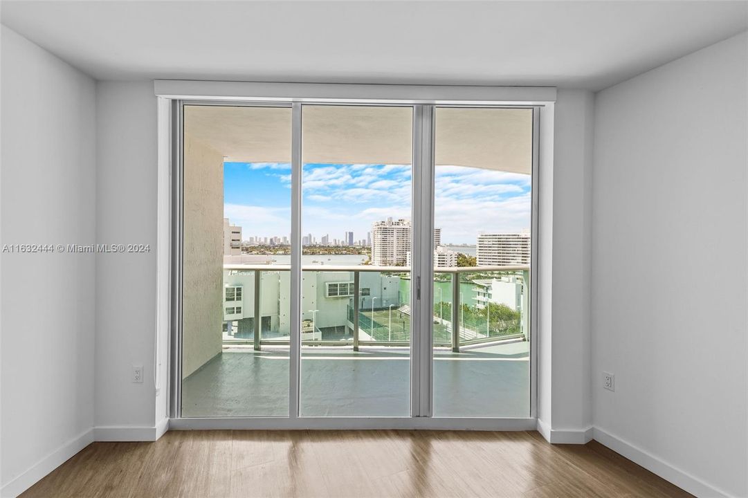 Recently Rented: $3,086 (1 beds, 1 baths, 955 Square Feet)