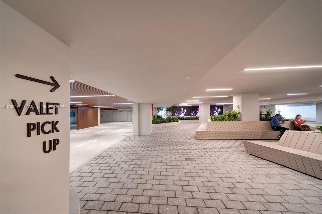 Recently Rented: $3,086 (1 beds, 1 baths, 955 Square Feet)