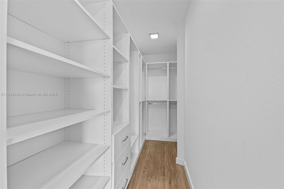 Recently Rented: $3,086 (1 beds, 1 baths, 955 Square Feet)