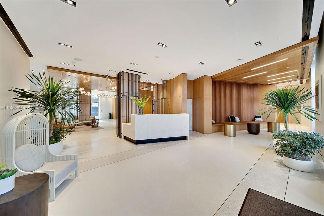 Recently Rented: $3,086 (1 beds, 1 baths, 955 Square Feet)