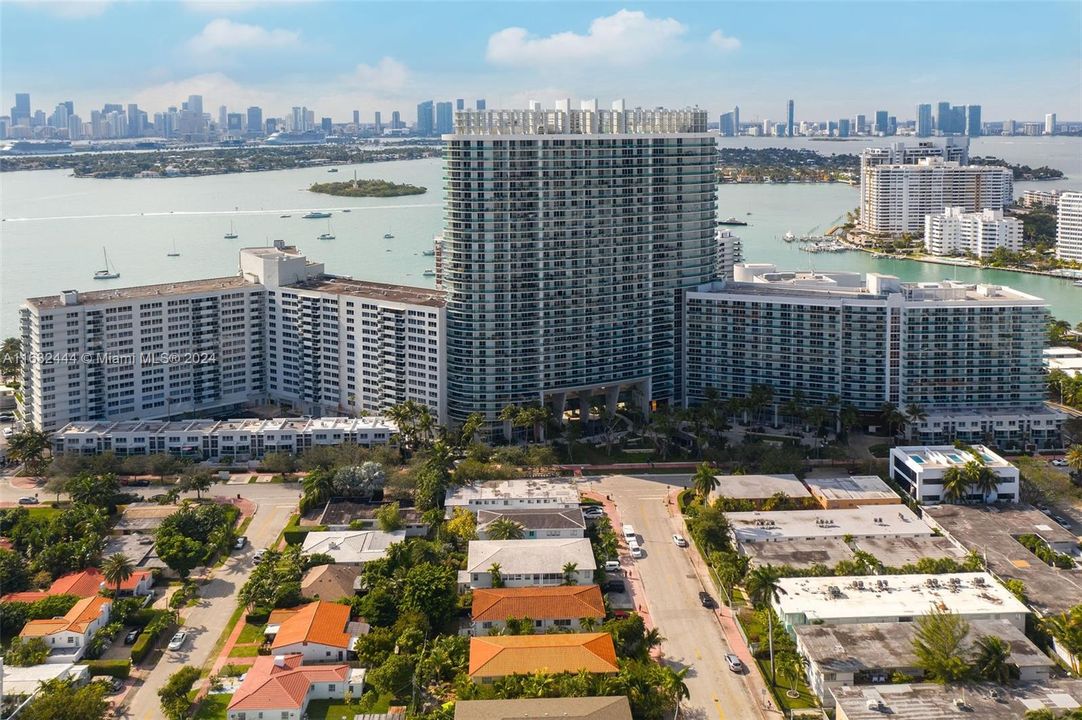 Recently Rented: $3,086 (1 beds, 1 baths, 955 Square Feet)