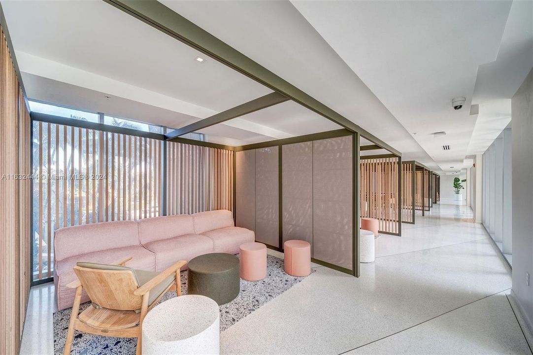 Recently Rented: $3,086 (1 beds, 1 baths, 955 Square Feet)