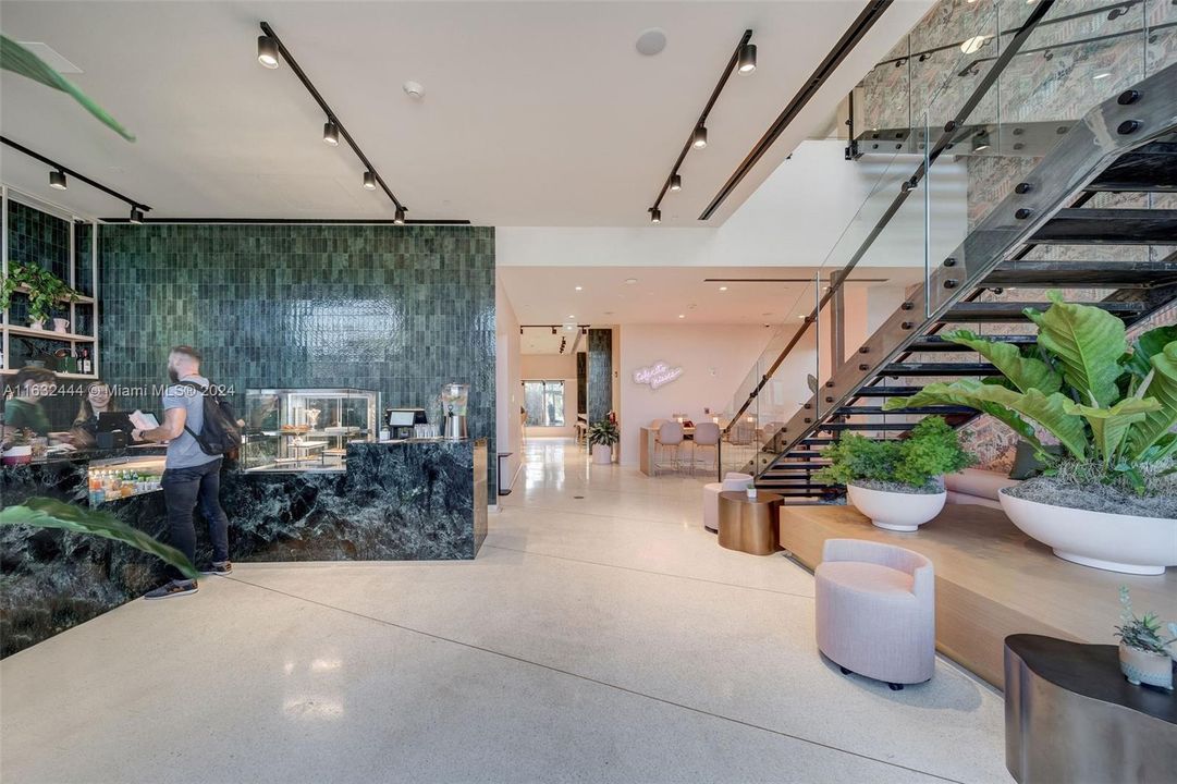 Recently Rented: $3,086 (1 beds, 1 baths, 955 Square Feet)