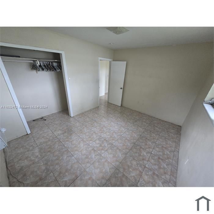 Active With Contract: $1,950 (2 beds, 1 baths, 1479 Square Feet)