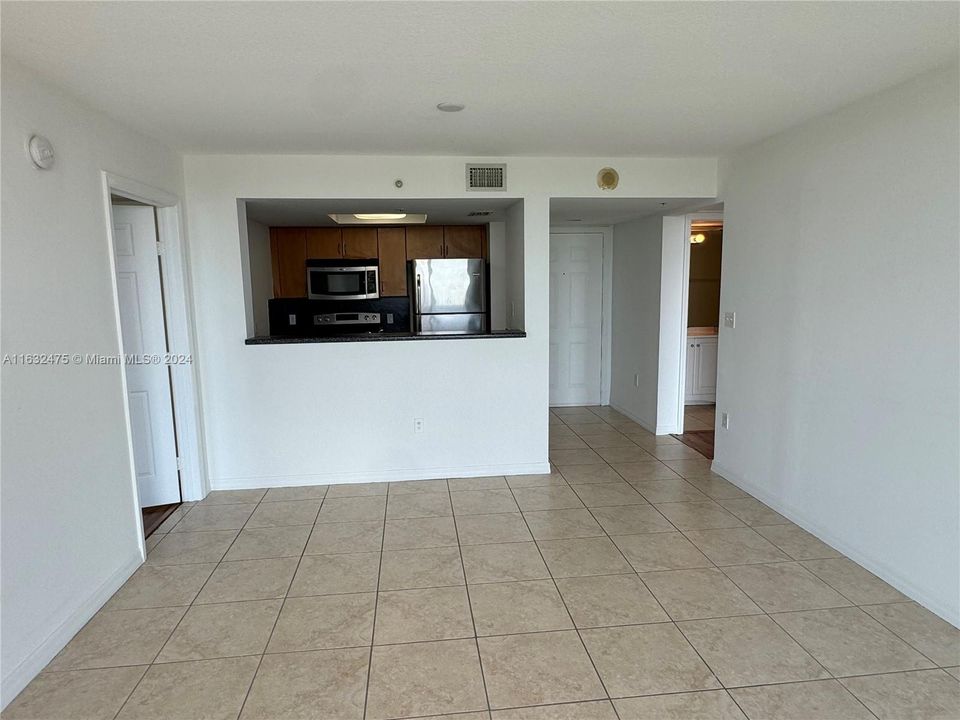 Recently Rented: $2,700 (2 beds, 2 baths, 917 Square Feet)