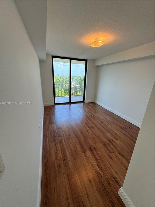 Recently Rented: $2,700 (2 beds, 2 baths, 917 Square Feet)