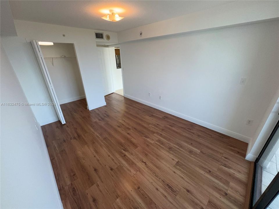 Recently Rented: $2,700 (2 beds, 2 baths, 917 Square Feet)