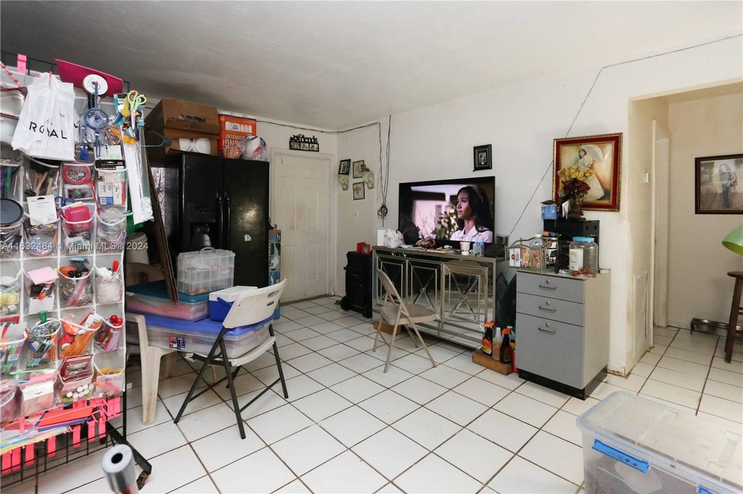 Vendido Recientemente: $450,000 (0 camas, 0 baños, 1500 Pies cuadrados)