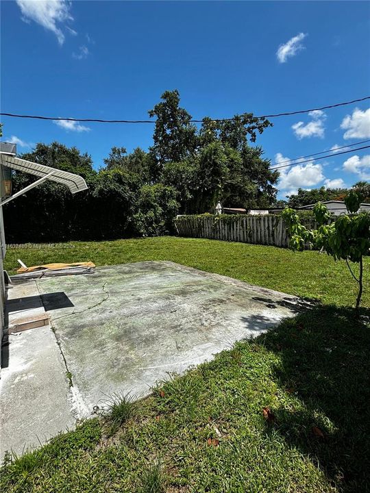 Recently Rented: $3,250 (3 beds, 2 baths, 725 Square Feet)