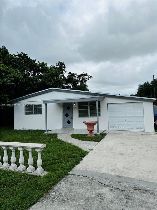 Recently Rented: $3,250 (3 beds, 2 baths, 725 Square Feet)