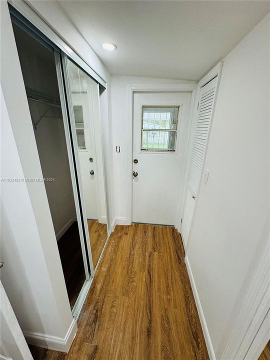 Recently Rented: $3,250 (3 beds, 2 baths, 725 Square Feet)