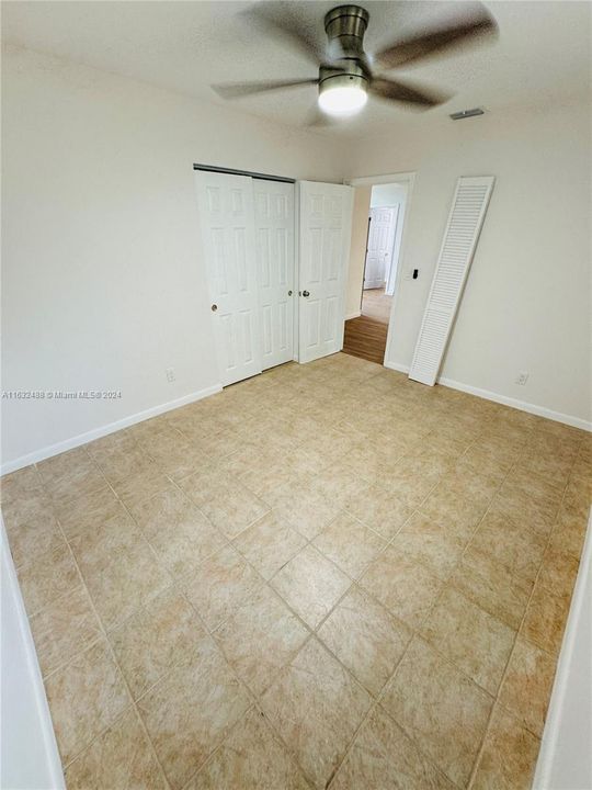 Recently Rented: $3,250 (3 beds, 2 baths, 725 Square Feet)