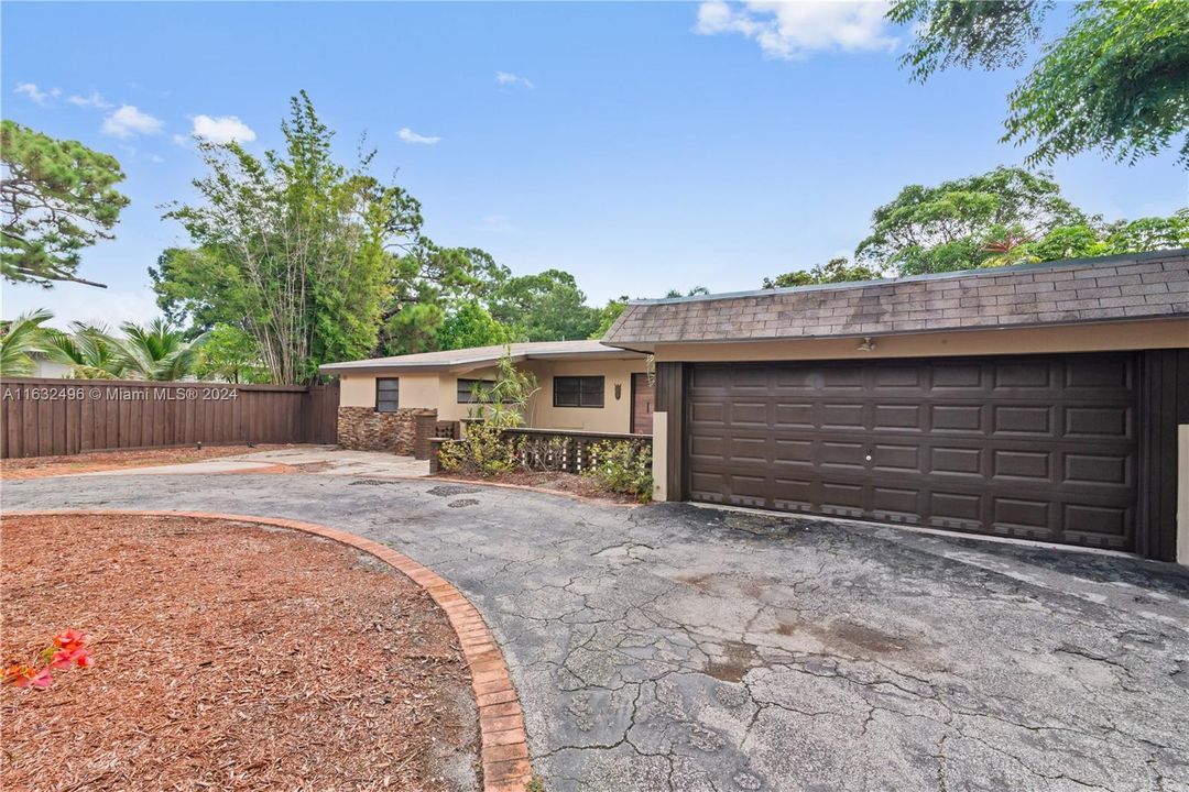 Recently Sold: $520,000 (4 beds, 3 baths, 1690 Square Feet)