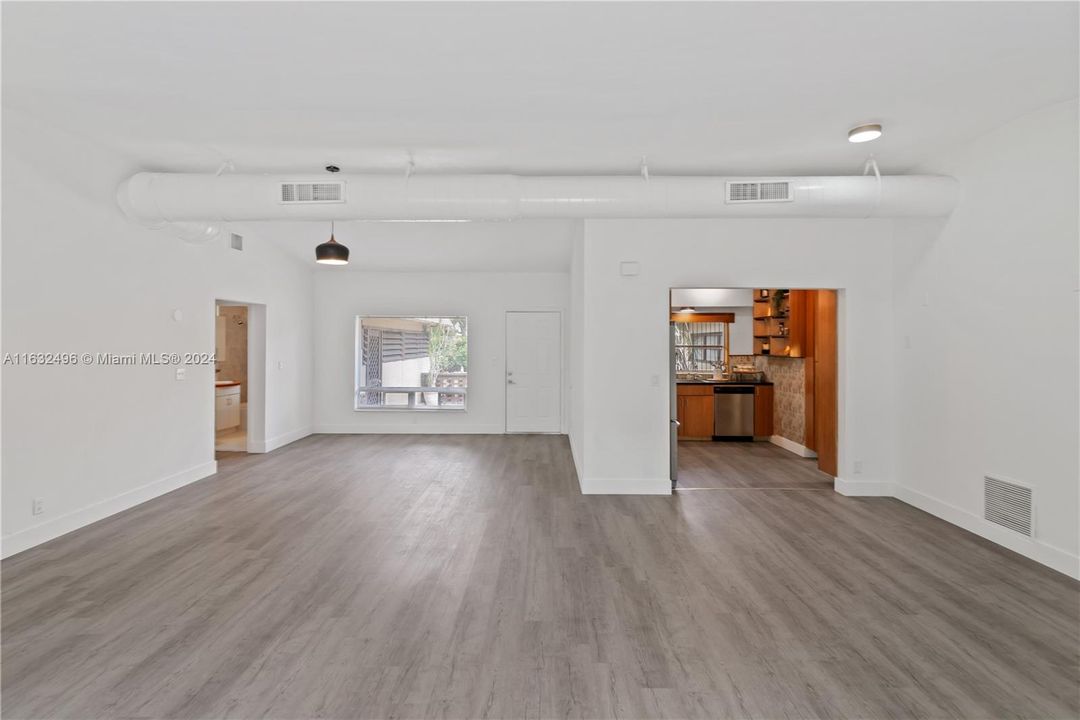 Recently Sold: $520,000 (4 beds, 3 baths, 1690 Square Feet)