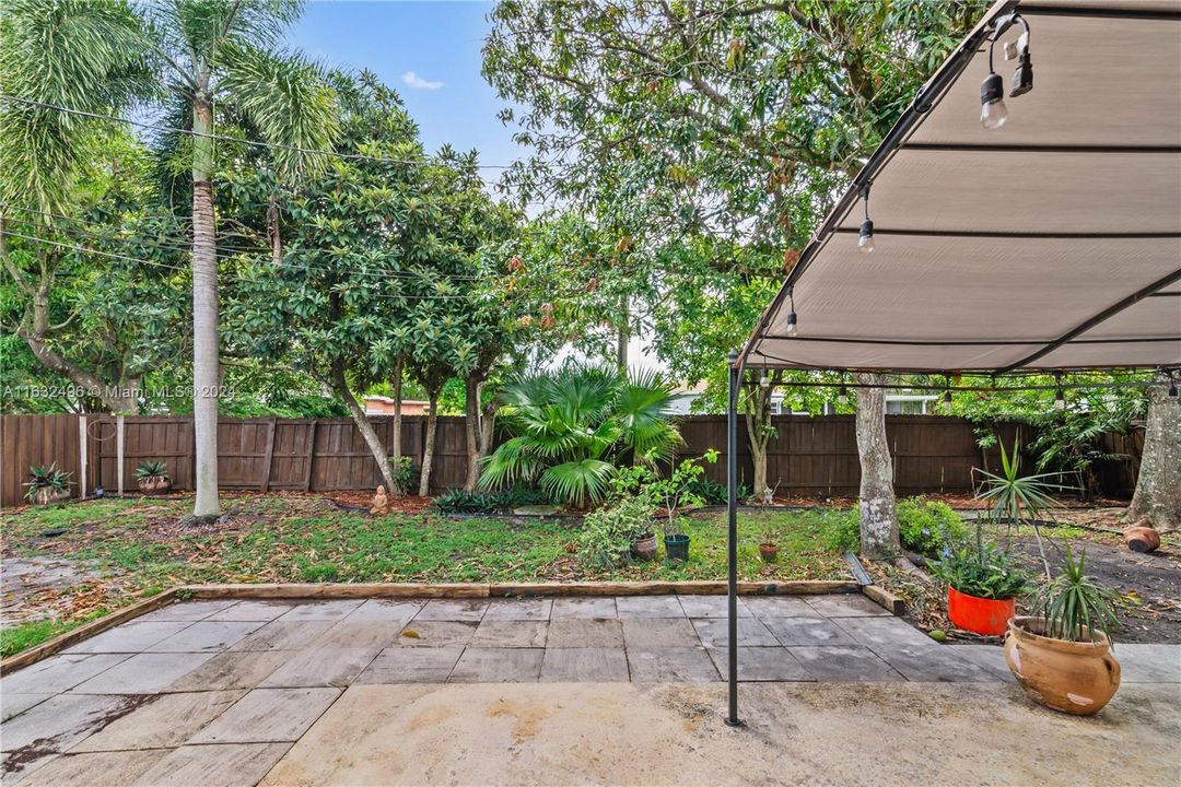 Recently Sold: $520,000 (4 beds, 3 baths, 1690 Square Feet)