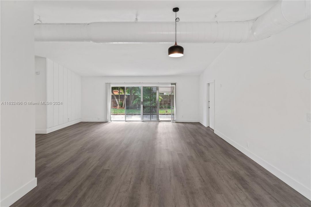 Recently Sold: $520,000 (4 beds, 3 baths, 1690 Square Feet)