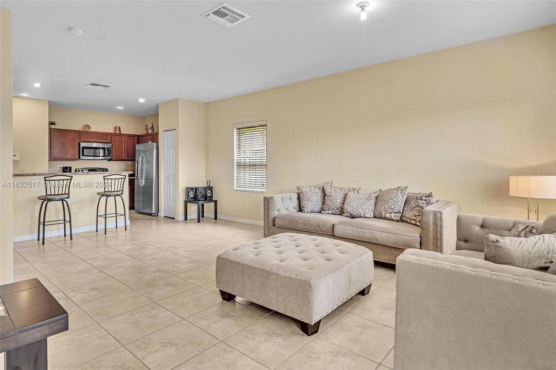 For Sale: $459,500 (4 beds, 2 baths, 1670 Square Feet)