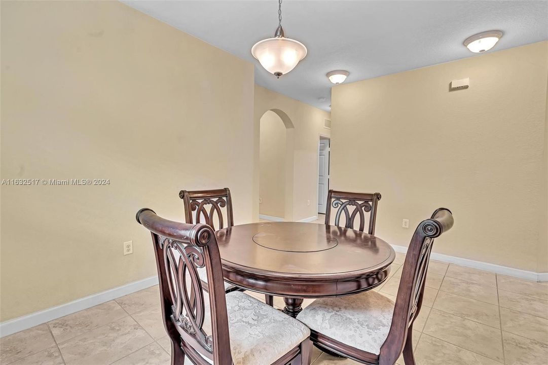 For Sale: $459,500 (4 beds, 2 baths, 1670 Square Feet)