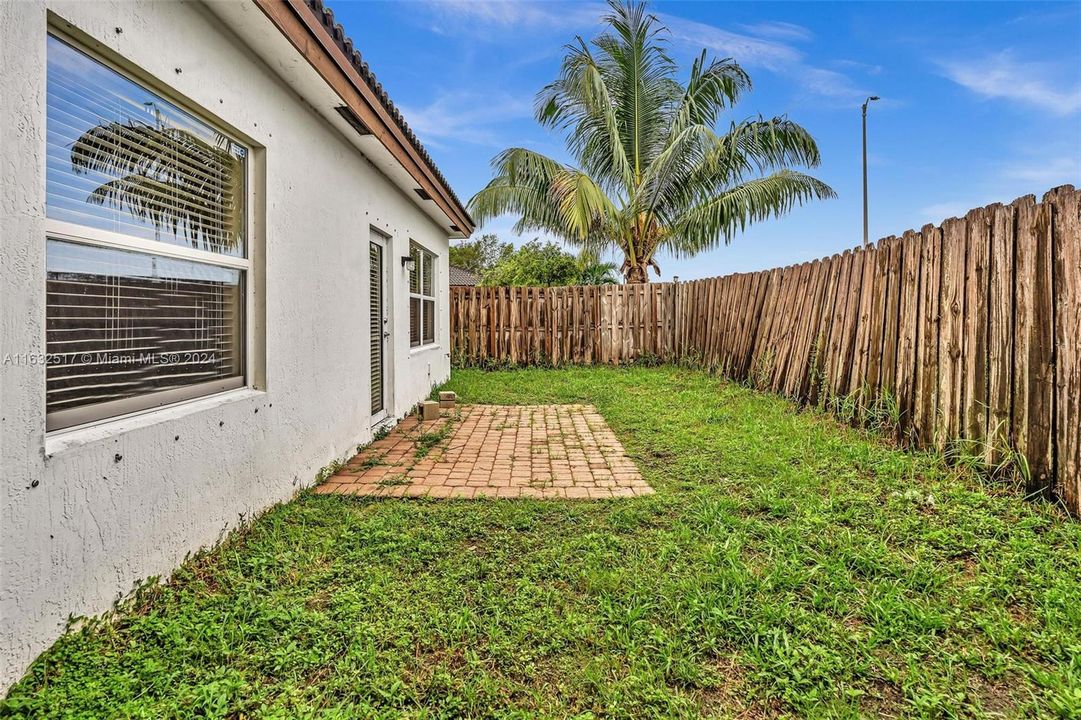 For Sale: $459,500 (4 beds, 2 baths, 1670 Square Feet)