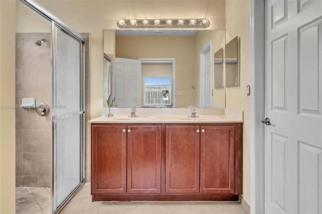 For Sale: $459,500 (4 beds, 2 baths, 1670 Square Feet)