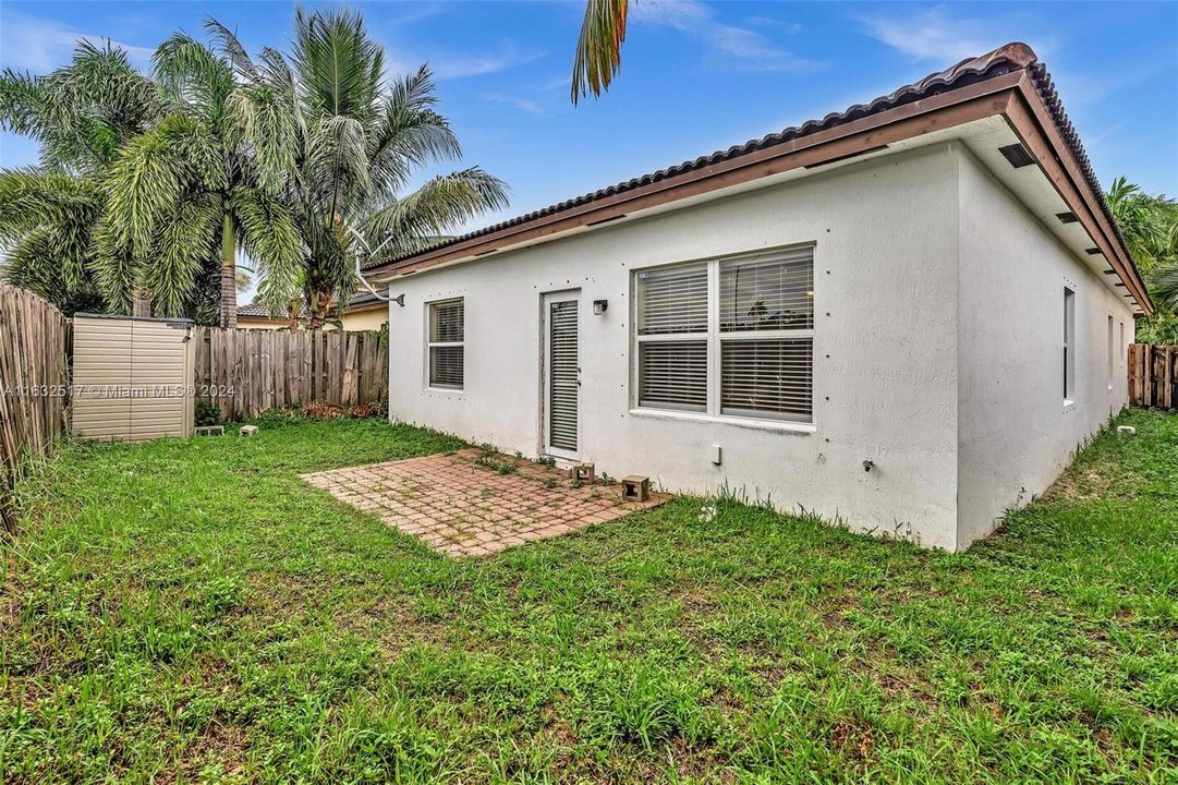 For Sale: $459,500 (4 beds, 2 baths, 1670 Square Feet)