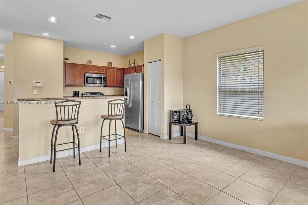 For Sale: $459,500 (4 beds, 2 baths, 1670 Square Feet)