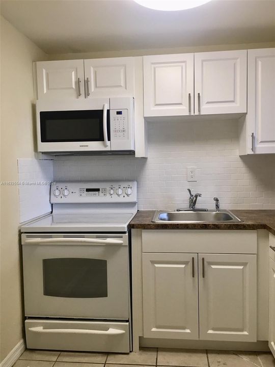 For Rent: $1,950 (1 beds, 1 baths, 605 Square Feet)