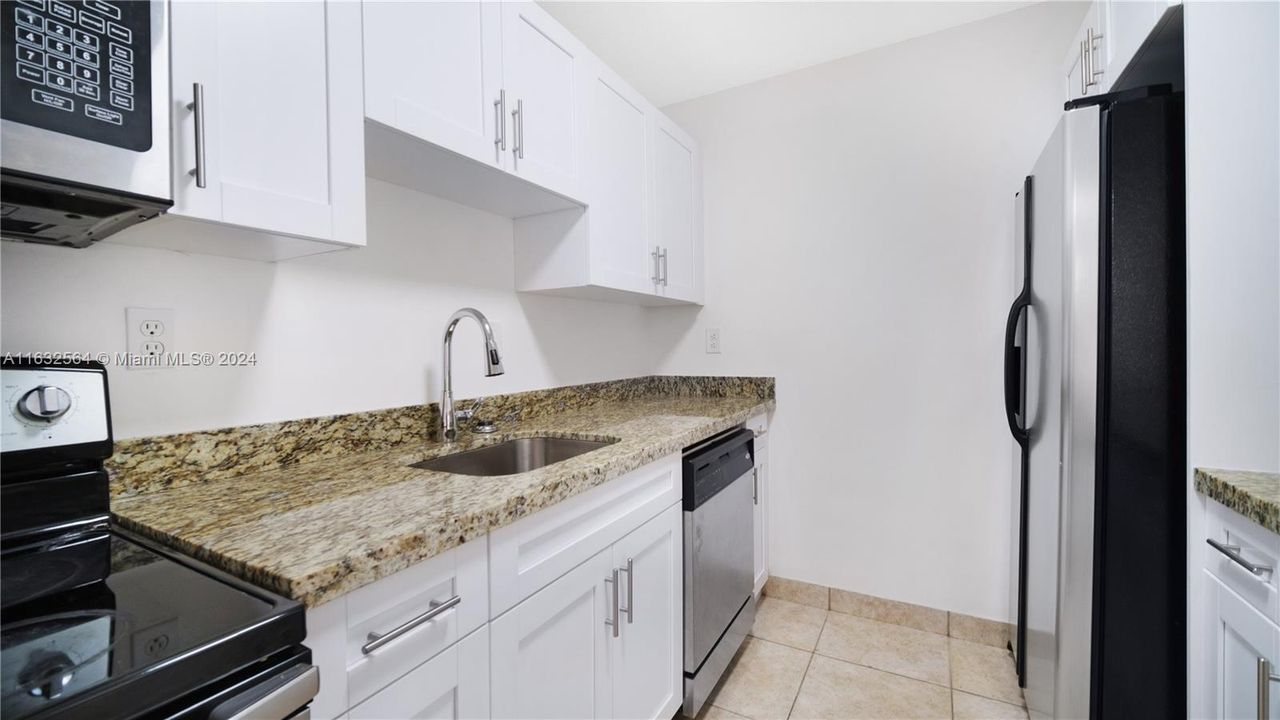 Active With Contract: $260,000 (2 beds, 2 baths, 1065 Square Feet)