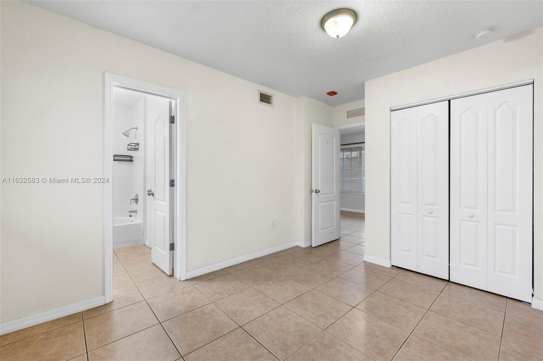 Active With Contract: $1,750 (1 beds, 1 baths, 0 Square Feet)