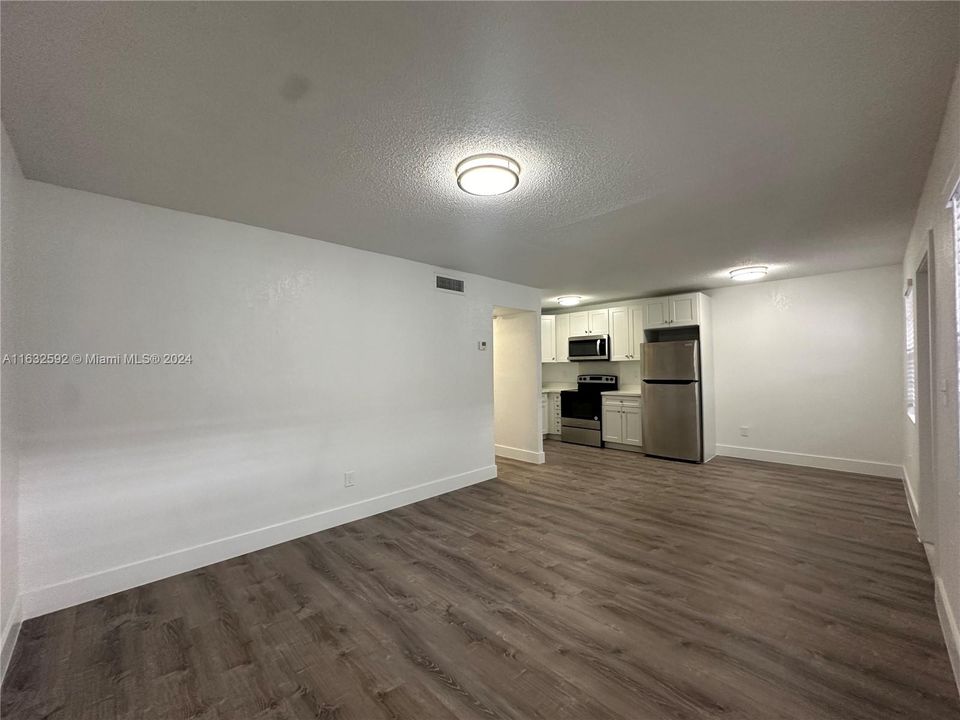 Recently Rented: $1,595 (1 beds, 1 baths, 0 Square Feet)