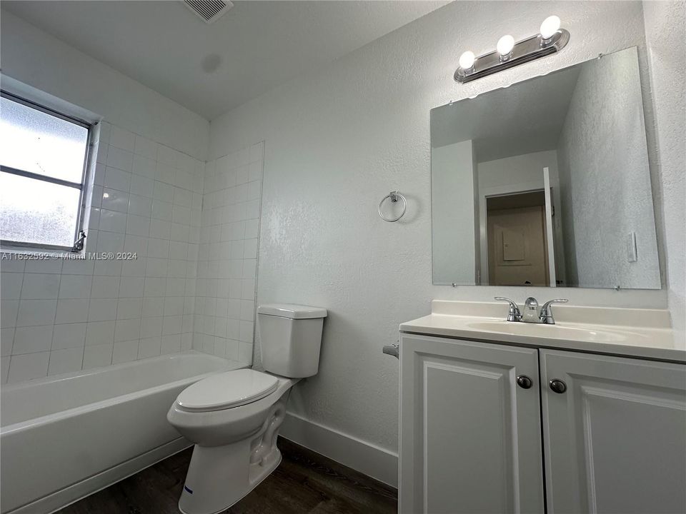 Recently Rented: $1,595 (1 beds, 1 baths, 0 Square Feet)