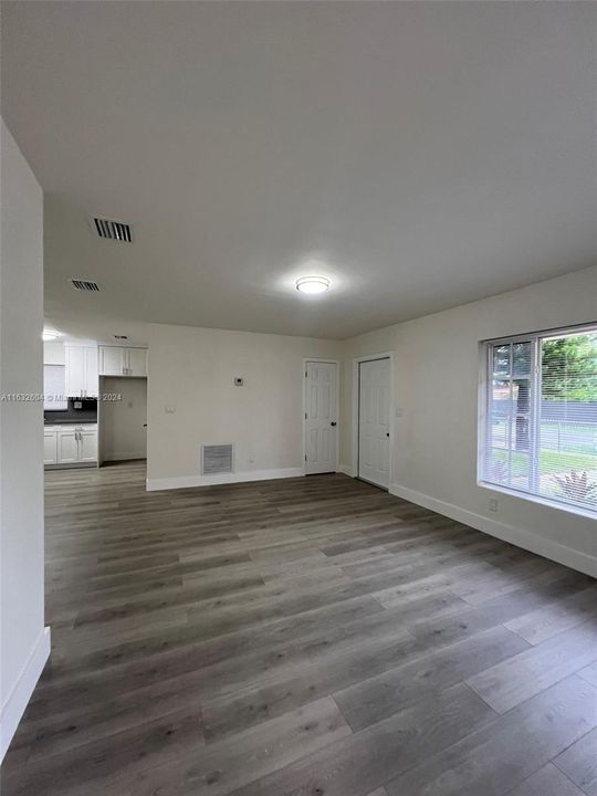 Active With Contract: $509,900 (3 beds, 1 baths, 1104 Square Feet)