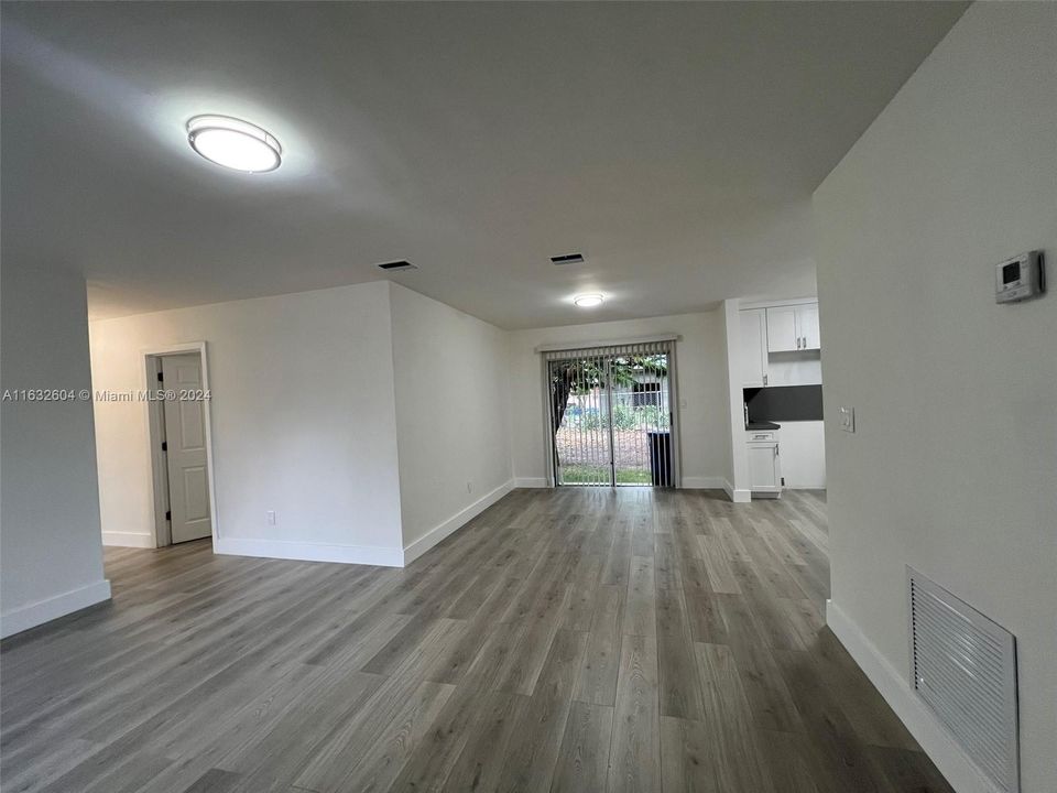 Vendido Recientemente: $509,900 (3 camas, 1 baños, 1104 Pies cuadrados)