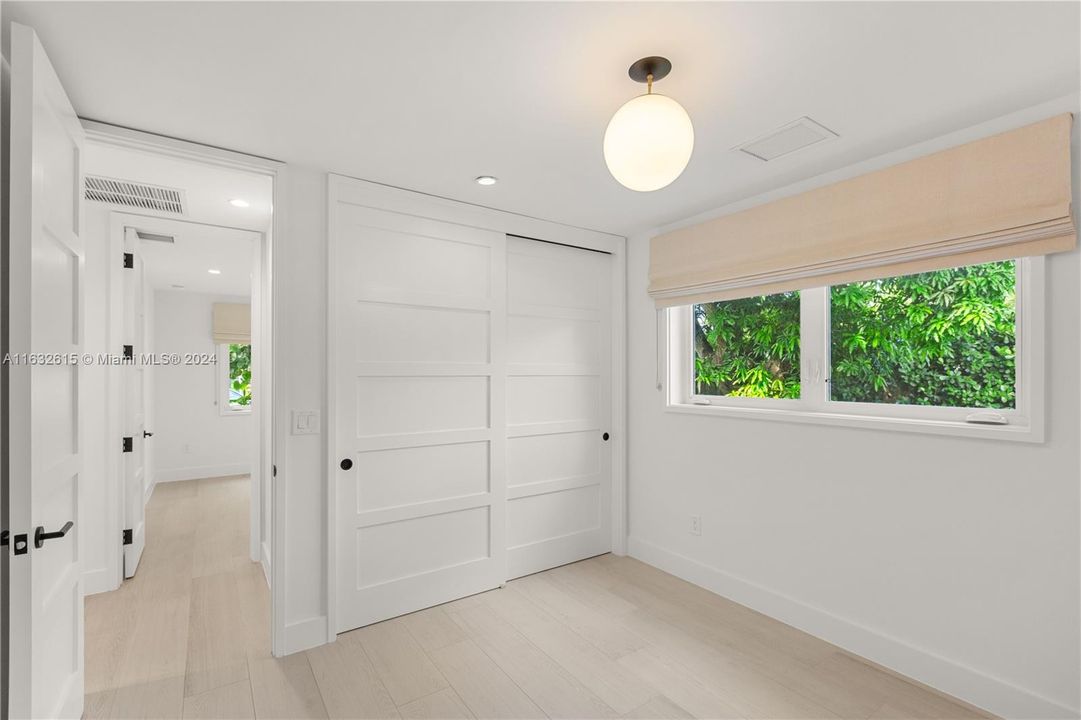 For Sale: $2,978,000 (4 beds, 2 baths, 2505 Square Feet)