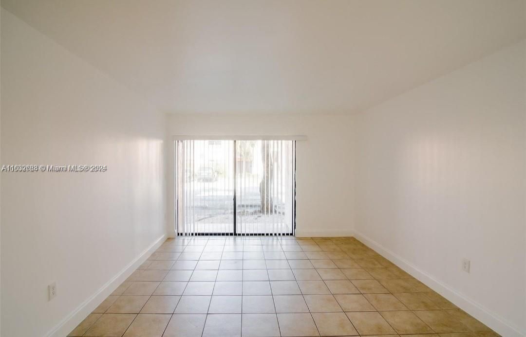 Active With Contract: $1,850 (1 beds, 1 baths, 679 Square Feet)