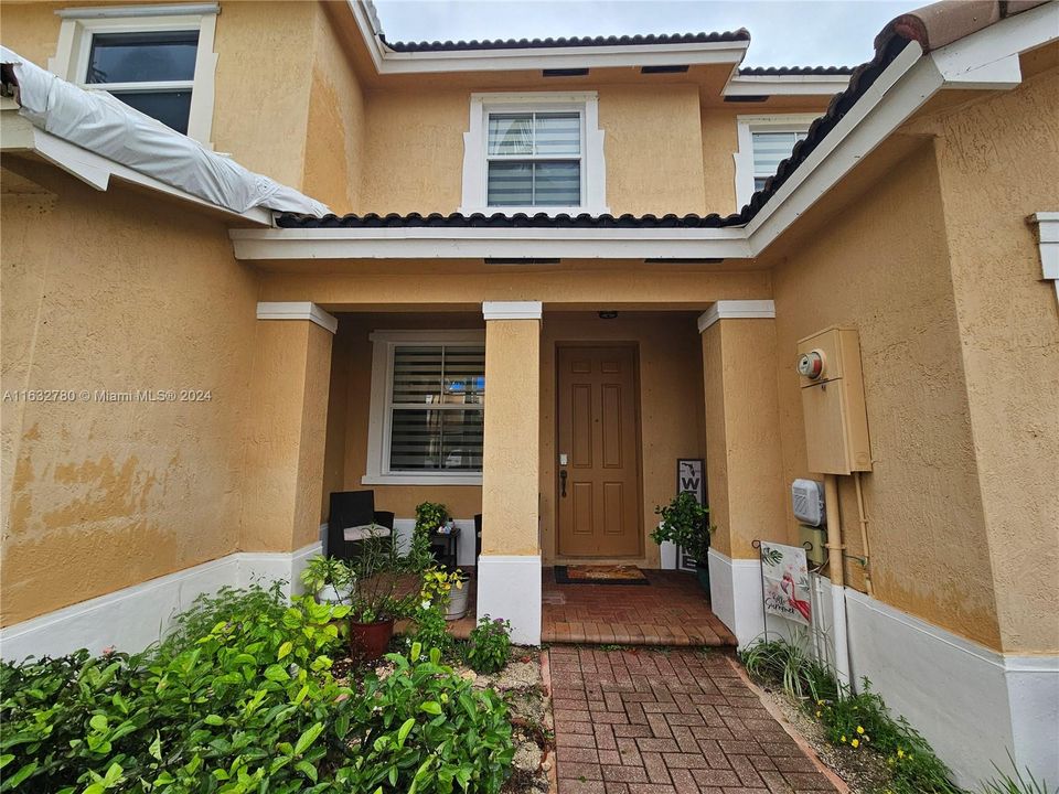 Recently Sold: $296,000 (3 beds, 2 baths, 1456 Square Feet)