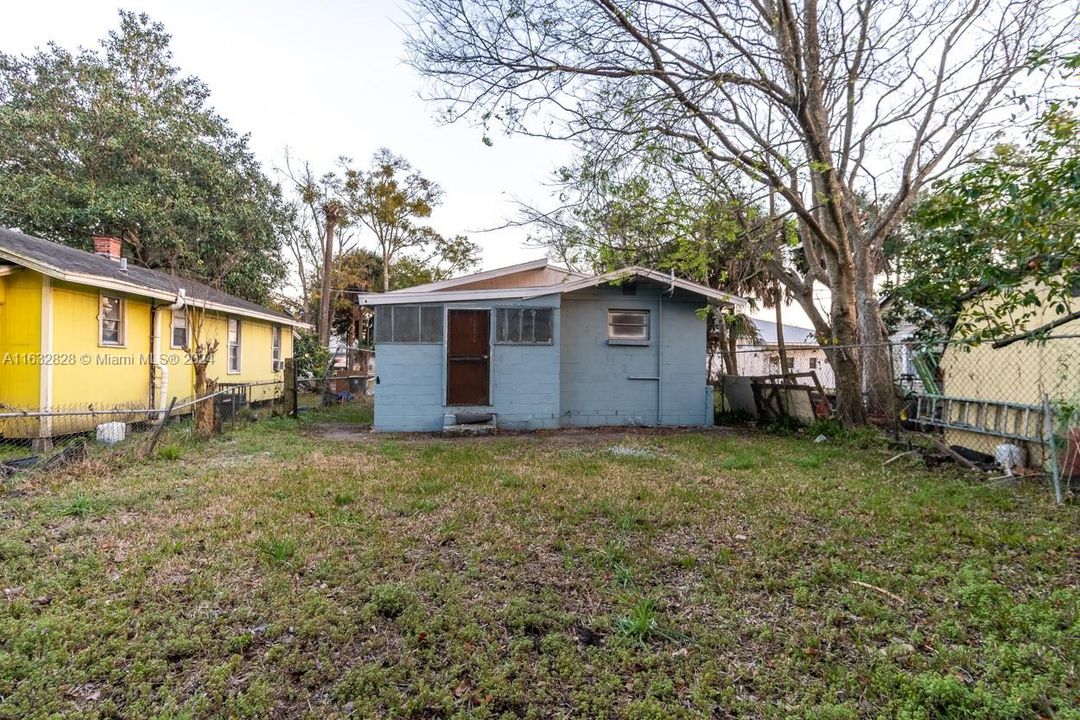 For Sale: $165,000 (3 beds, 1 baths, 0 Square Feet)