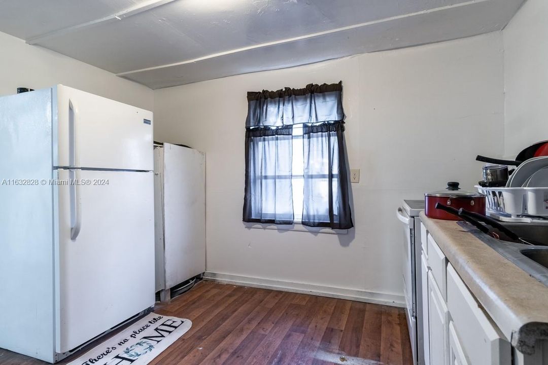 For Sale: $165,000 (3 beds, 1 baths, 0 Square Feet)