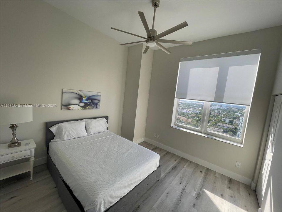 Active With Contract: $3,200 (2 beds, 2 baths, 1246 Square Feet)