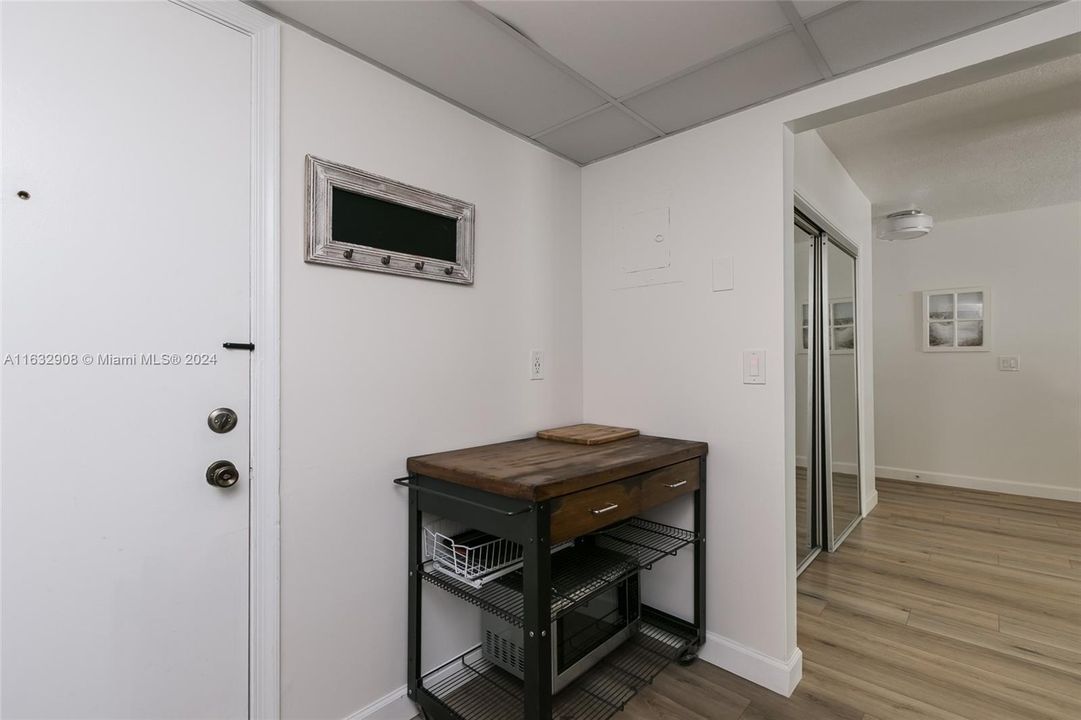 For Sale: $230,000 (2 beds, 2 baths, 1008 Square Feet)