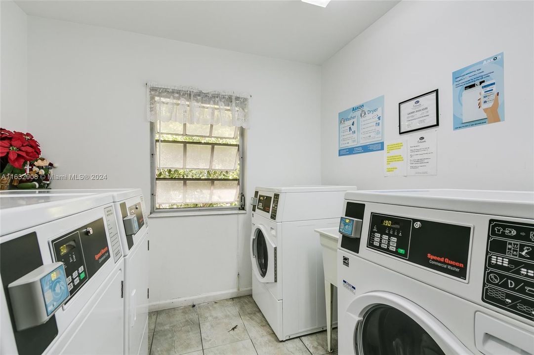 For Sale: $230,000 (2 beds, 2 baths, 1008 Square Feet)