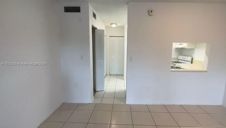 For Rent: $1,200 (0 beds, 1 baths, 450 Square Feet)